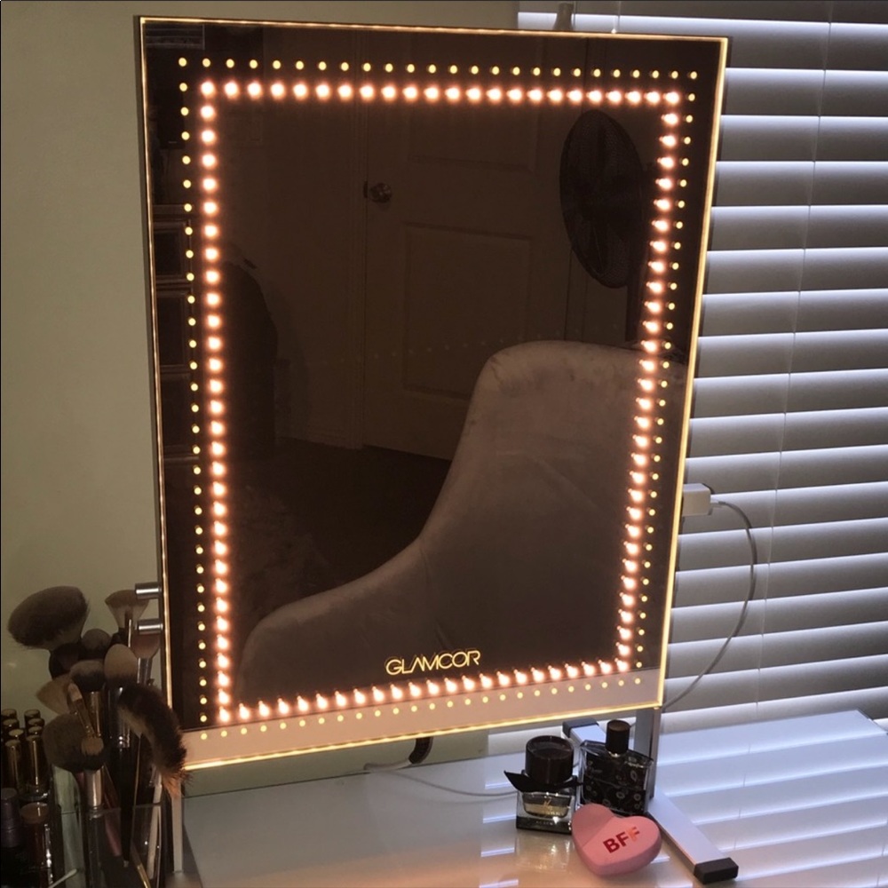 Glamcor boulevard vanity lighted mirror BNIB